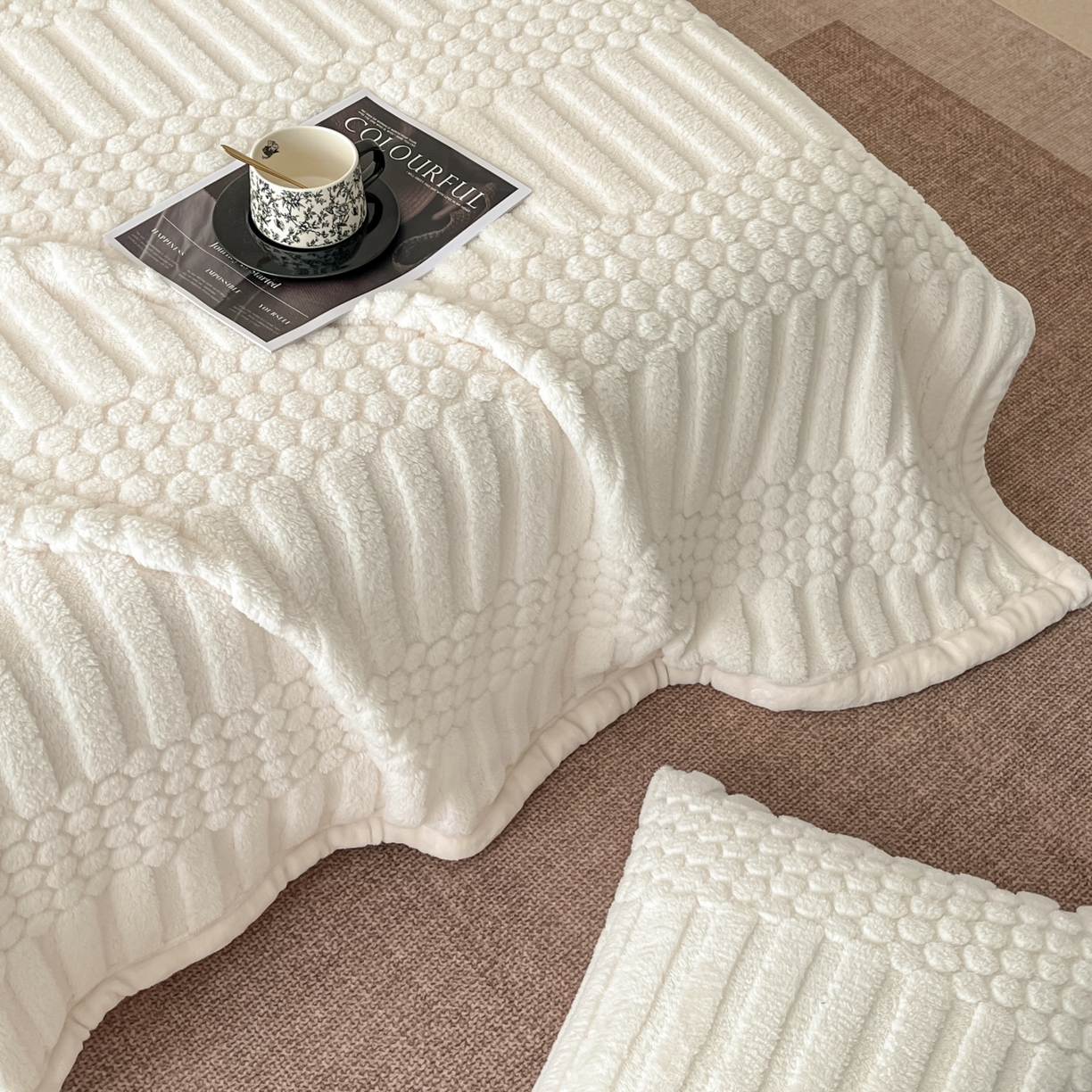 91家纺网 家纺一手货源 找家纺 （总）欧邦 2025新款A类提花云锦绒双面绒单层毯-风铃系列