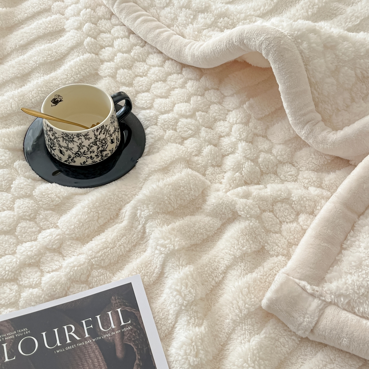 91家纺网 家纺一手货源 找家纺 欧邦 2025新款A类提花云锦绒双面绒单层毯-风铃系列 风铃-白