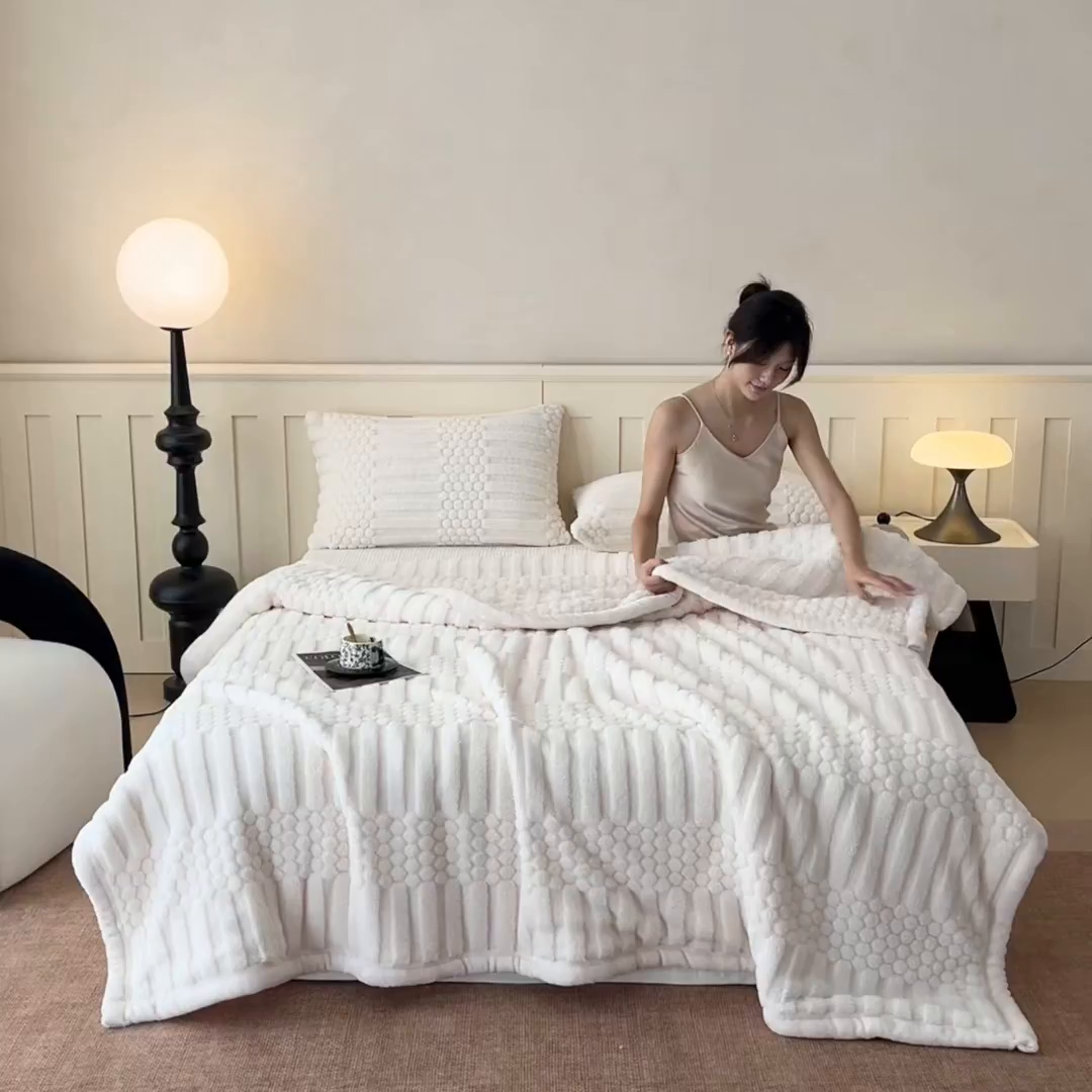 91家纺网 家纺一手货源 找家纺 欧邦 2025新款A类提花云锦绒双面绒单层毯-风铃系列 风铃-白