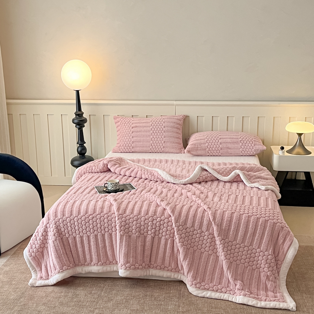 91家纺网 家纺一手货源 找家纺 欧邦 2025新款A类提花云锦绒双面绒单层毯-风铃系列 风铃-粉