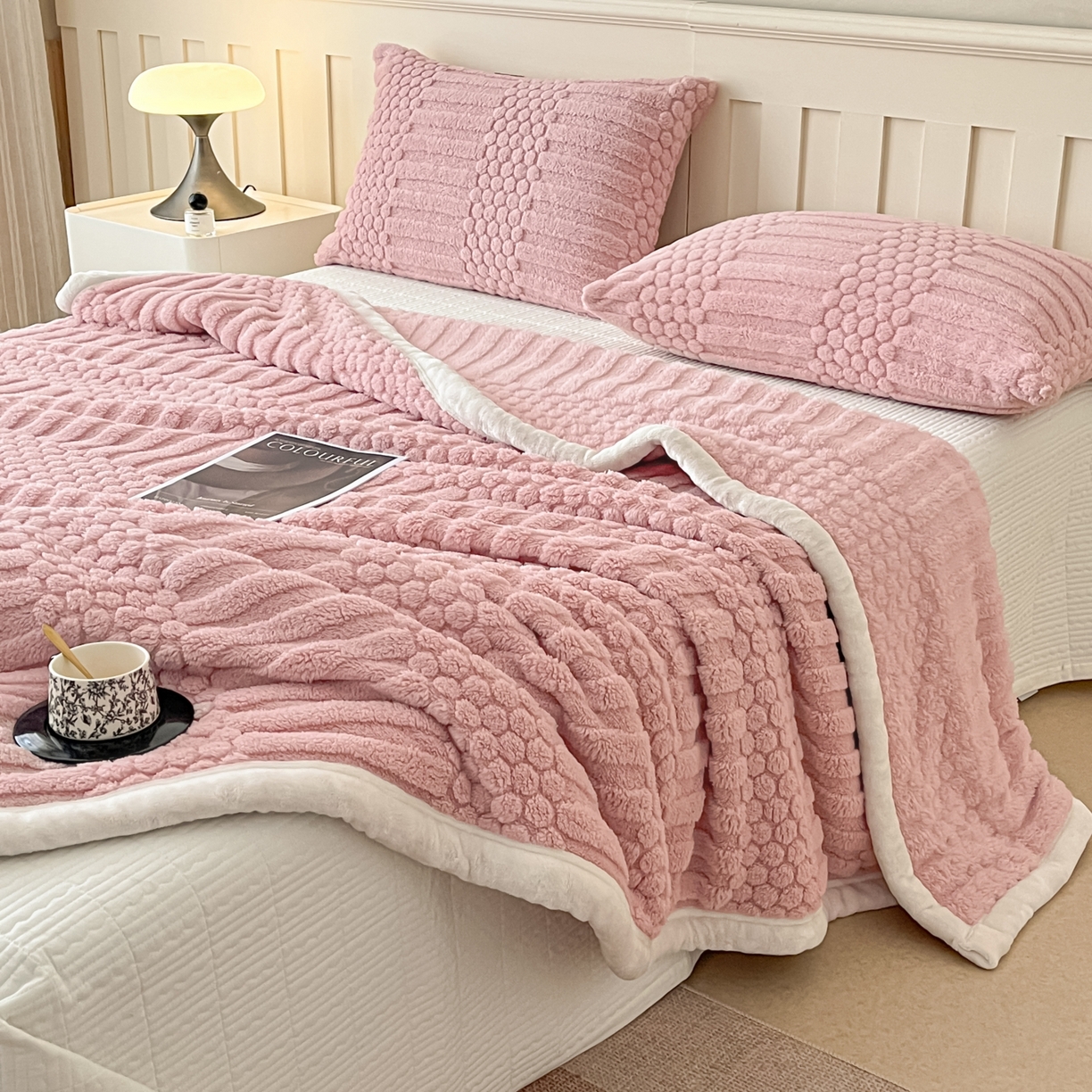 91家纺网 家纺一手货源 找家纺 欧邦 2025新款A类提花云锦绒双面绒单层毯-风铃系列 风铃-粉