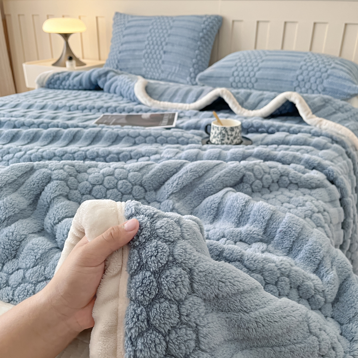 91家纺网 家纺一手货源 找家纺 欧邦 2025新款A类提花云锦绒双面绒单层毯-风铃系列 风铃-蓝