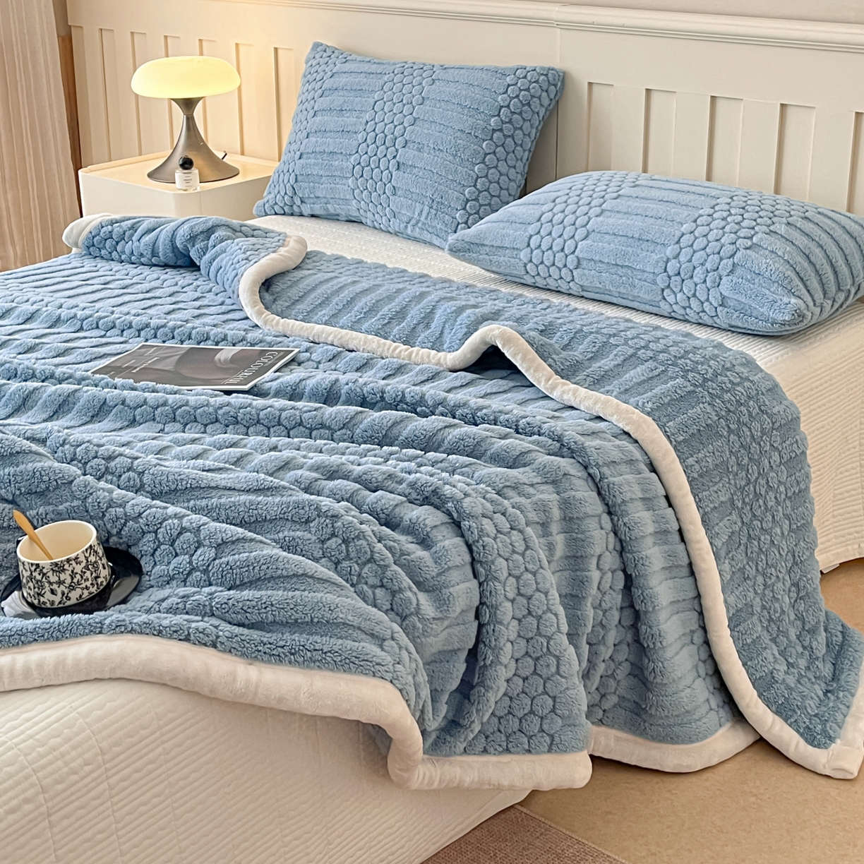 91家纺网 家纺一手货源 找家纺 欧邦 2025新款A类提花云锦绒双面绒单层毯-风铃系列 风铃-蓝