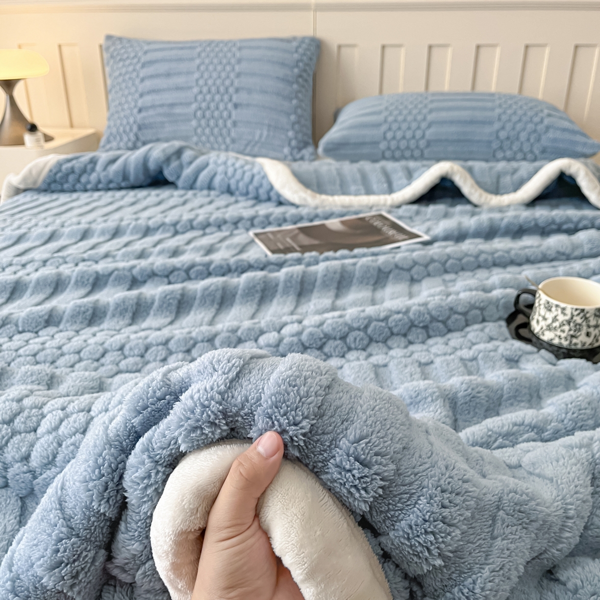 91家纺网 家纺一手货源 找家纺 欧邦 2025新款A类提花云锦绒双面绒单层毯-风铃系列 风铃-蓝