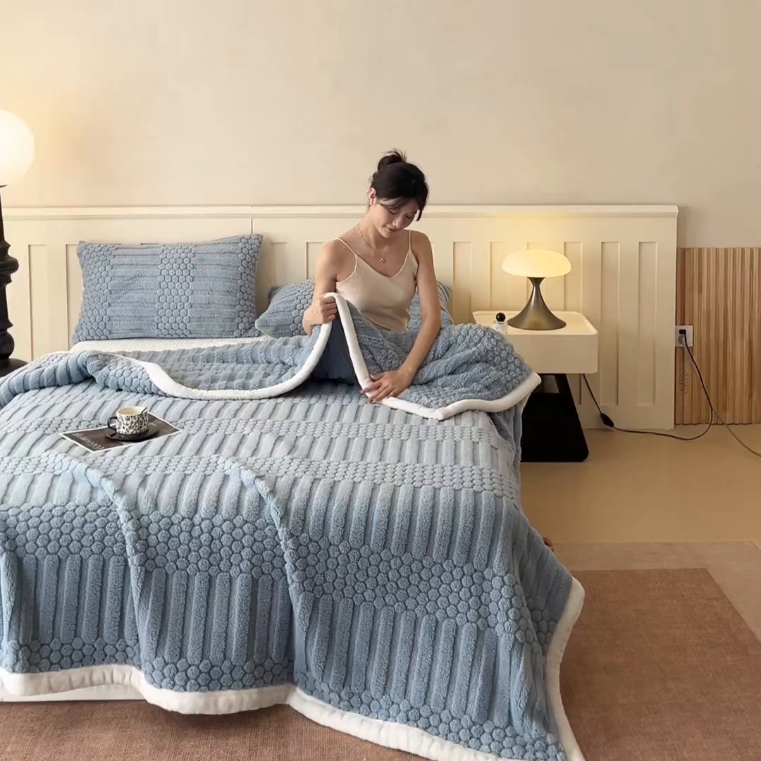 91家纺网 家纺一手货源 找家纺 欧邦 2025新款A类提花云锦绒双面绒单层毯-风铃系列 风铃-蓝