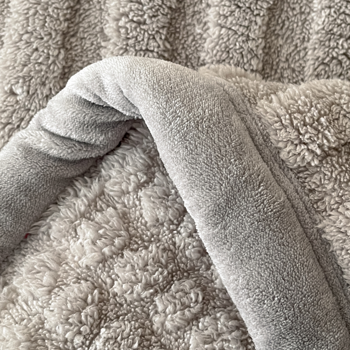 91家纺网 家纺一手货源 找家纺 欧邦 2025新款A类提花云锦绒双面绒单层毯-风铃系列 风铃-浅灰