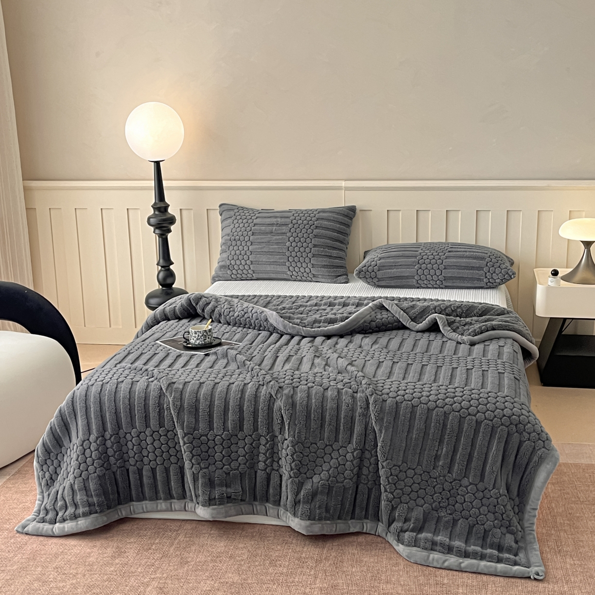 91家纺网 家纺一手货源 找家纺 欧邦 2025新款A类提花云锦绒双面绒单层毯-风铃系列 风铃-深灰