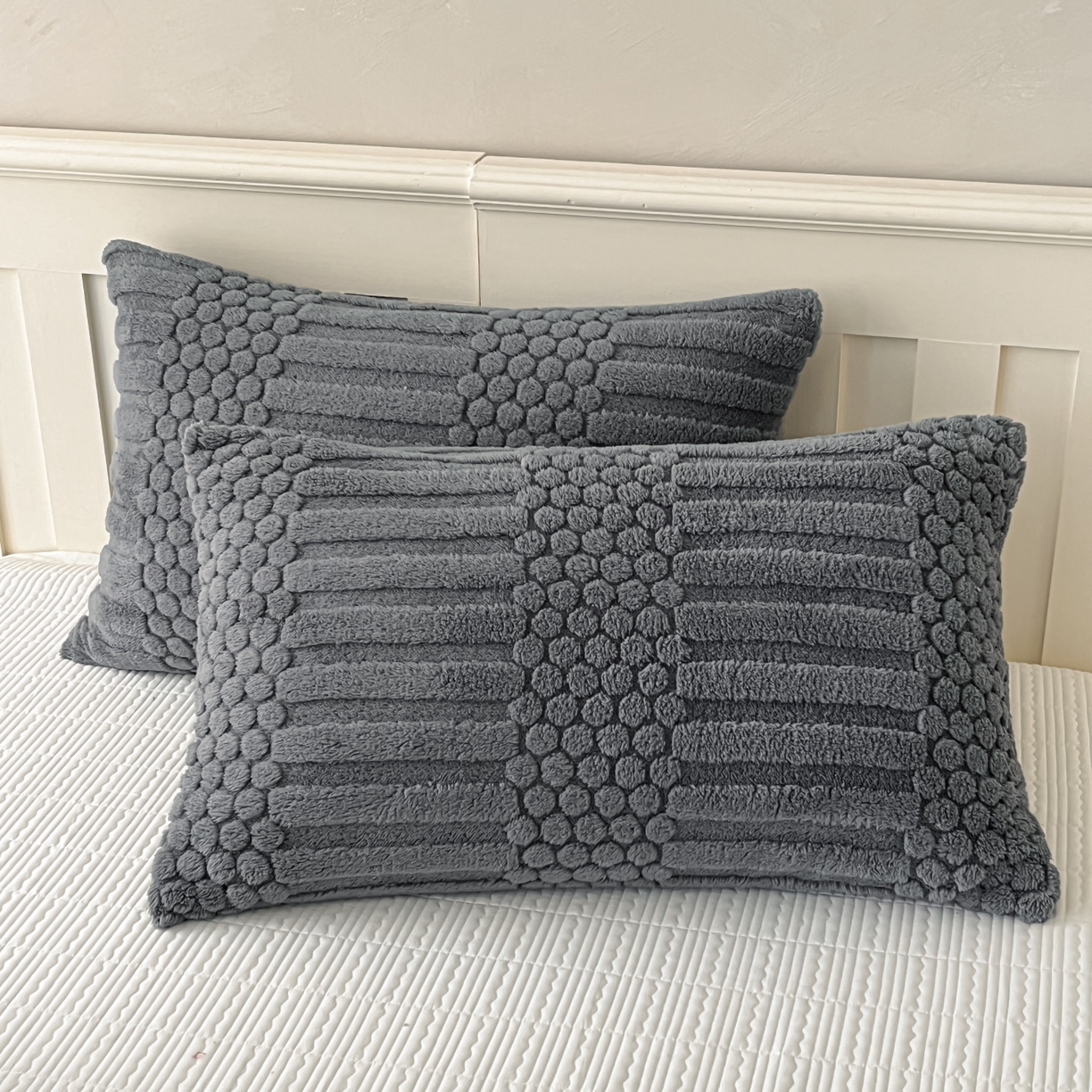 91家纺网 家纺一手货源 找家纺 欧邦 2025新款A类提花云锦绒双面绒单层毯-风铃系列 风铃-深灰