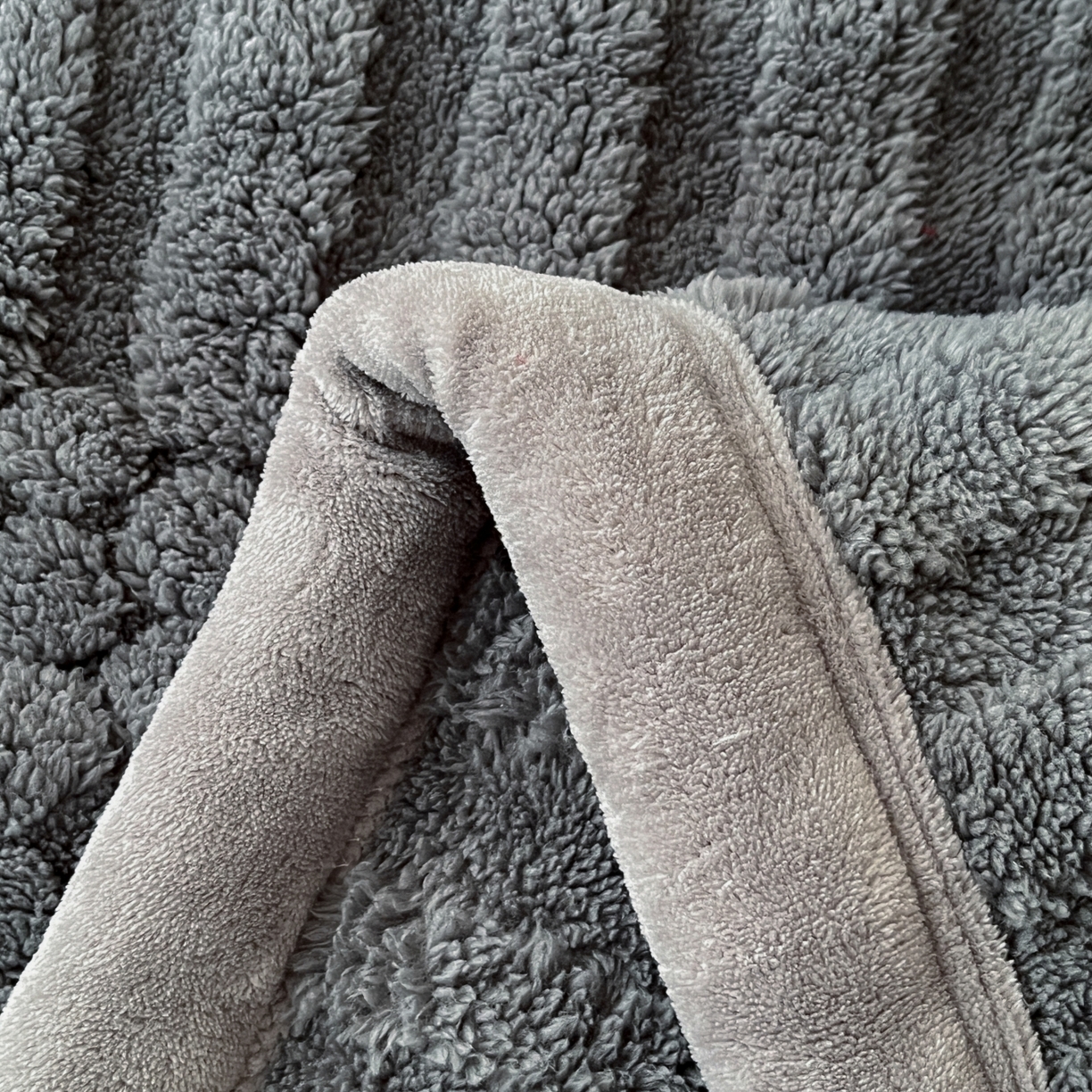 91家纺网 家纺一手货源 找家纺 欧邦 2025新款A类提花云锦绒双面绒单层毯-风铃系列 风铃-深灰