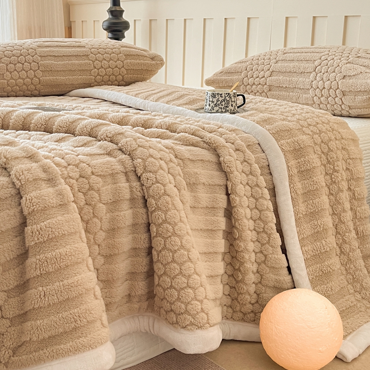 91家纺网 家纺一手货源 找家纺 欧邦 2025新款A类提花云锦绒双面绒单层毯-风铃系列 风铃-驼