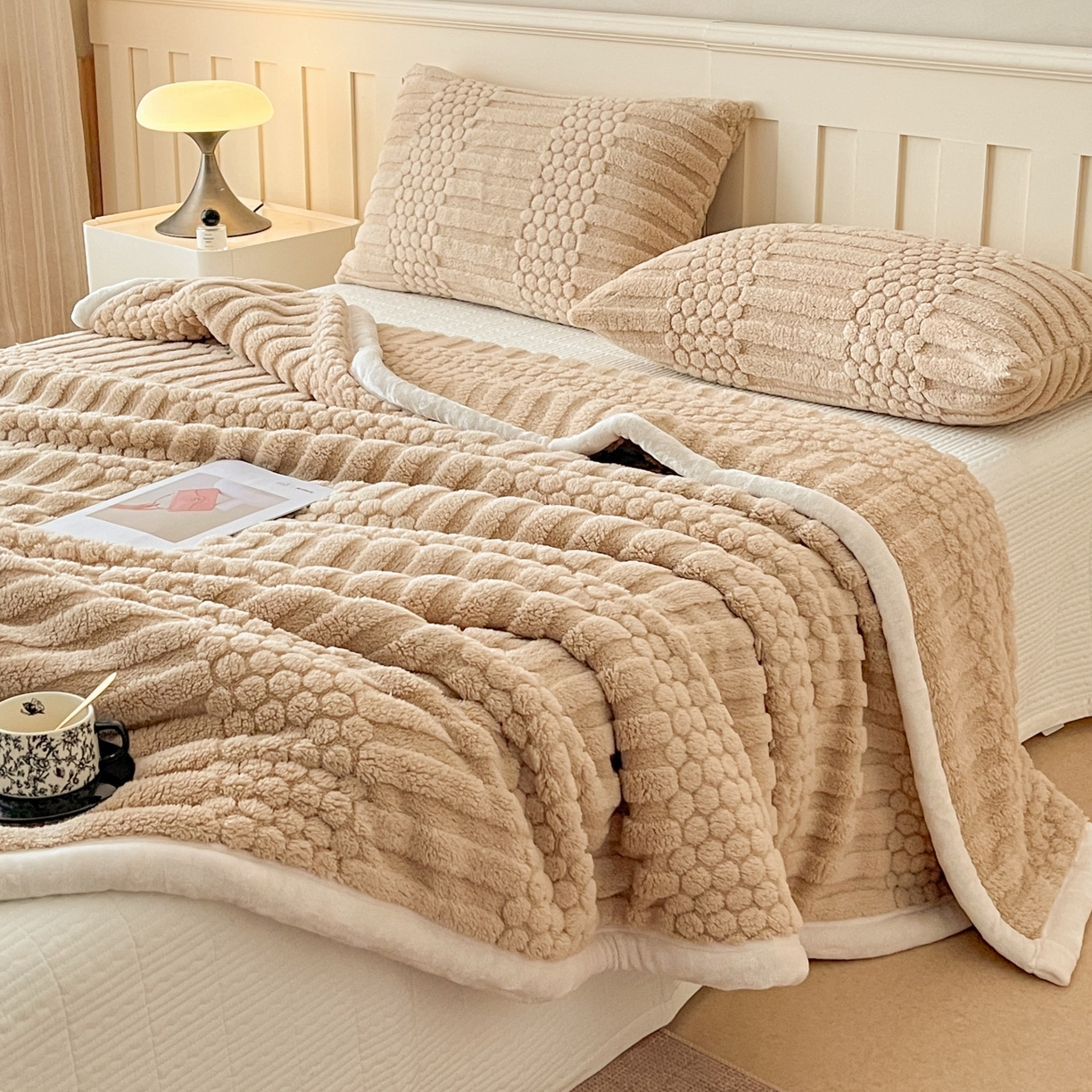 91家纺网 家纺一手货源 找家纺 欧邦 2025新款A类提花云锦绒双面绒单层毯-风铃系列 风铃-驼