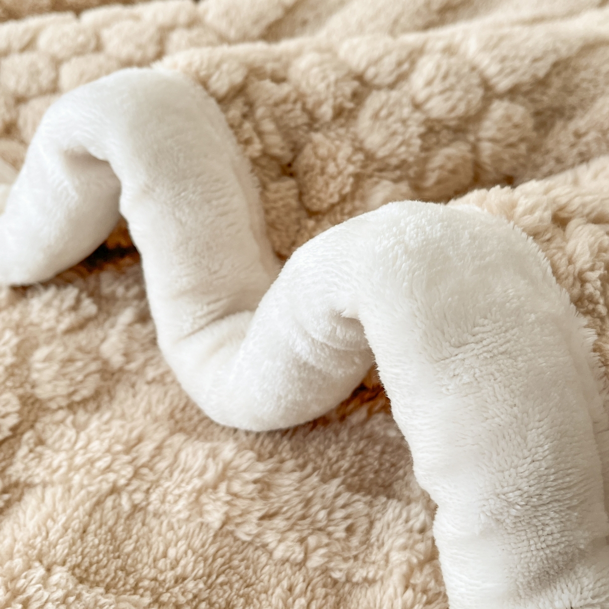 91家纺网 家纺一手货源 找家纺 欧邦 2025新款A类提花云锦绒双面绒单层毯-风铃系列 风铃-驼