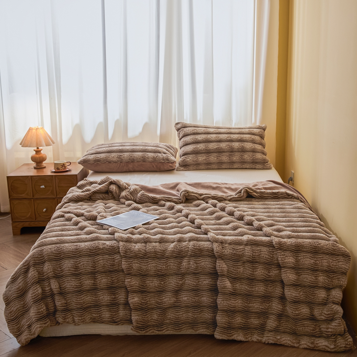 91家纺网 家纺一手货源 找家纺 欧邦 2025新款轻奢波纹加厚皮草兔毛绒双层毯 波纹-卡其