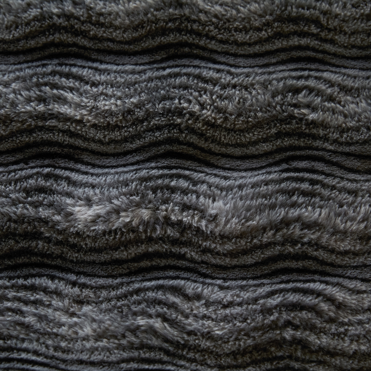 91家纺网 家纺一手货源 找家纺 欧邦 2025新款轻奢波纹加厚皮草兔毛绒双层毯 波纹-深灰