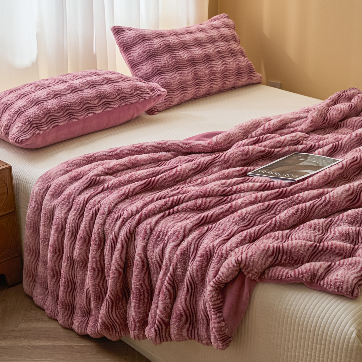 91家纺网 家纺一手货源 找家纺 欧邦 2025新款轻奢波纹加厚皮草兔毛绒双层毯 波纹-玫红