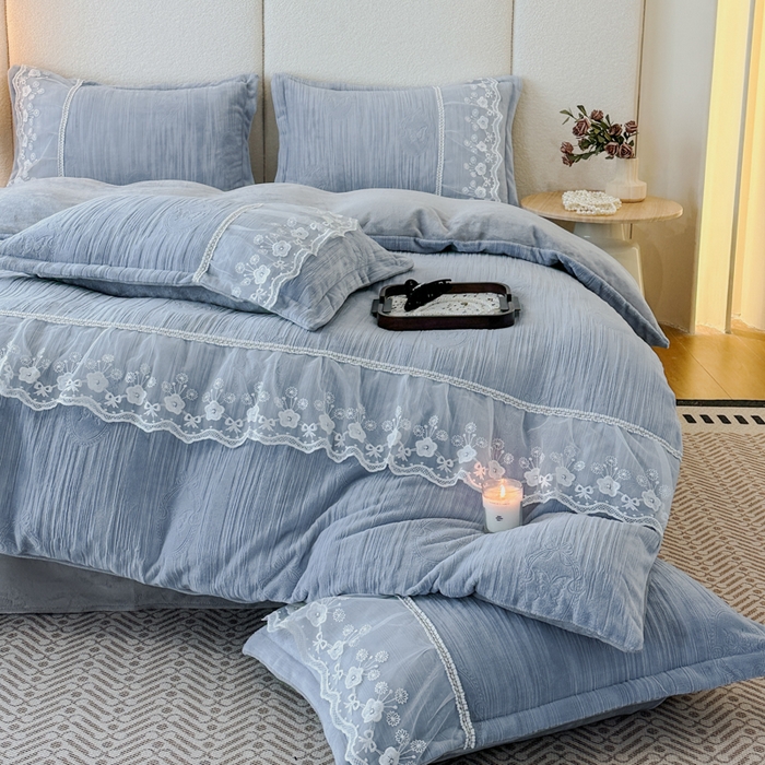 91家纺网 家纺一手货源 找家纺 诺梵家纺 2025新款韩版蕾丝雕花款四件套-米兰达 米兰达-灰