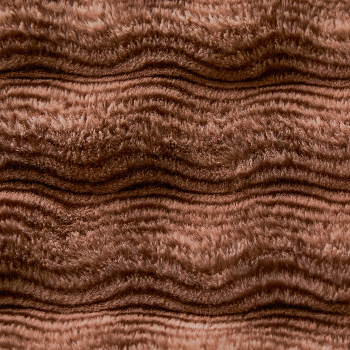 91家纺网 家纺一手货源 找家纺 欧邦 2025新款轻奢波纹加厚皮草兔毛绒双层毯 波纹-深咖