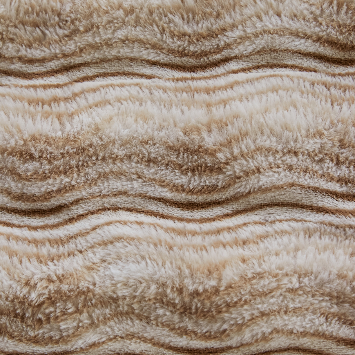 91家纺网 家纺一手货源 找家纺 欧邦 2025新款轻奢波纹加厚皮草兔毛绒双层毯 波纹-米杏