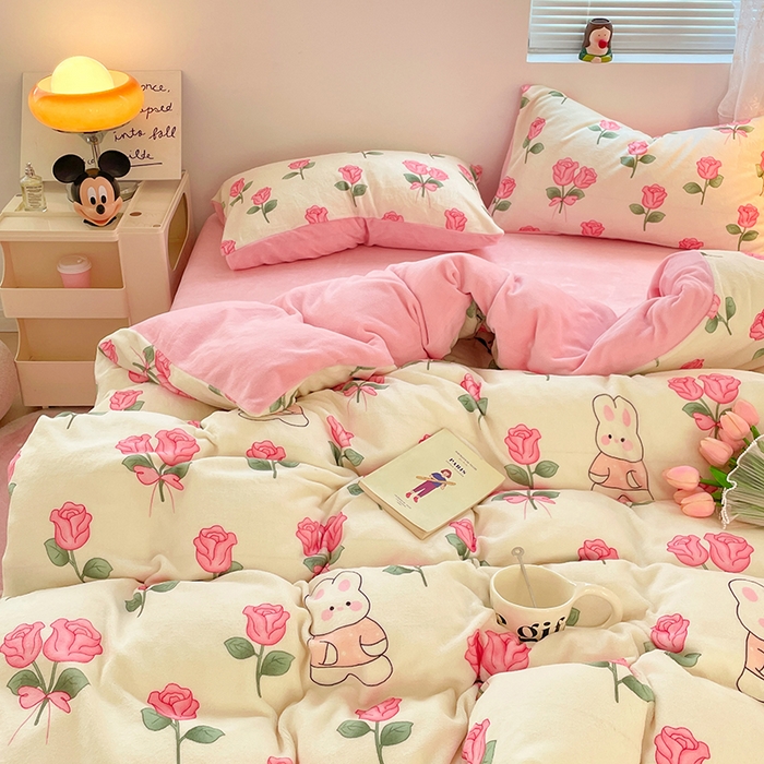 91家纺网 家纺一手货源 找家纺 卡斯诺家纺馆 2025新款200克牛奶绒四件套 浪漫玫瑰