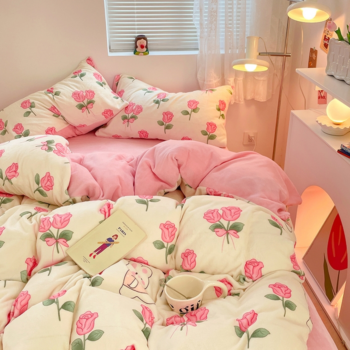 91家纺网 家纺一手货源 找家纺 卡斯诺家纺馆 2025新款200克牛奶绒四件套 浪漫玫瑰