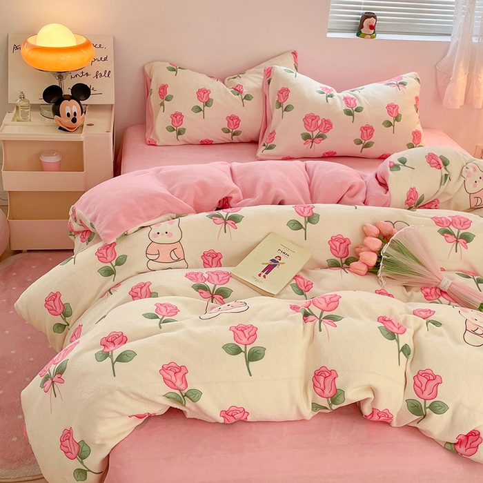 91家纺网 家纺一手货源 找家纺 卡斯诺家纺馆 2025新款200克牛奶绒四件套 浪漫玫瑰