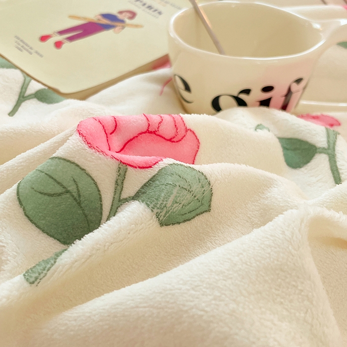 91家纺网 家纺一手货源 找家纺 卡斯诺家纺馆 2025新款200克牛奶绒四件套 浪漫玫瑰