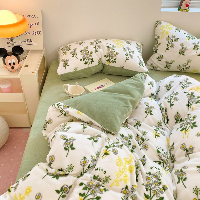 91家纺网 家纺一手货源 找家纺 卡斯诺家纺馆 2025新款200克牛奶绒四件套 豆蔻年华