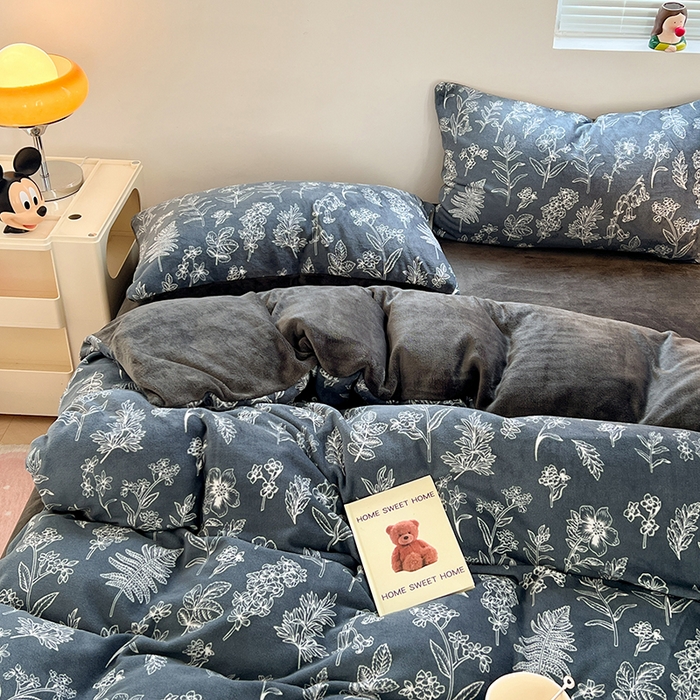 91家纺网 家纺一手货源 找家纺 卡斯诺家纺馆 2025新款200克牛奶绒四件套 暗夜浮香