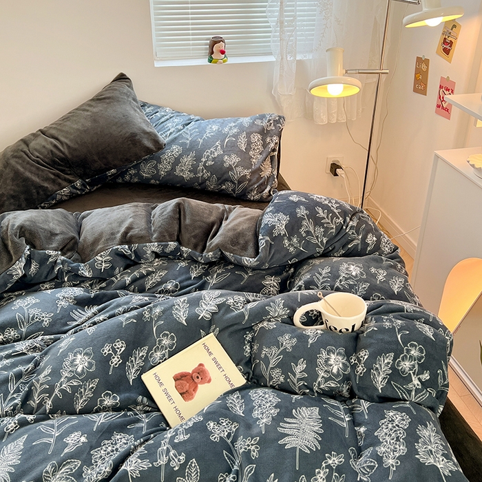 91家纺网 家纺一手货源 找家纺 卡斯诺家纺馆 2025新款200克牛奶绒四件套 暗夜浮香