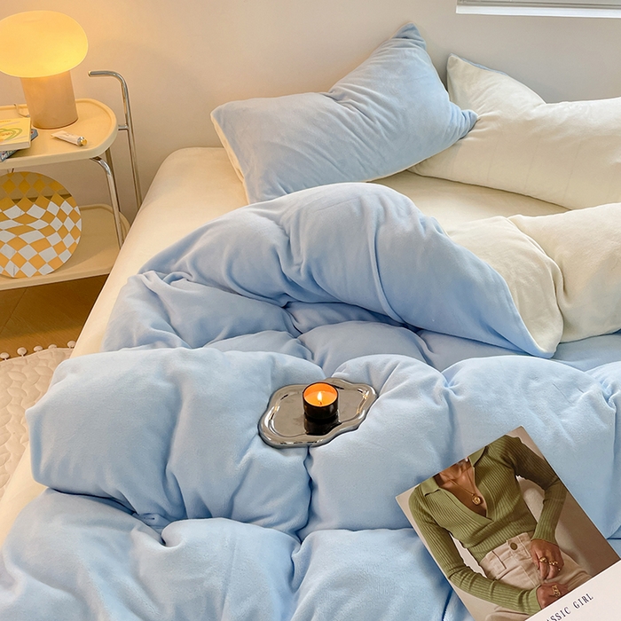 91家纺网 家纺一手货源 找家纺 卡斯诺家纺馆 2025新款200克牛奶绒四件套 冰川蓝奶白