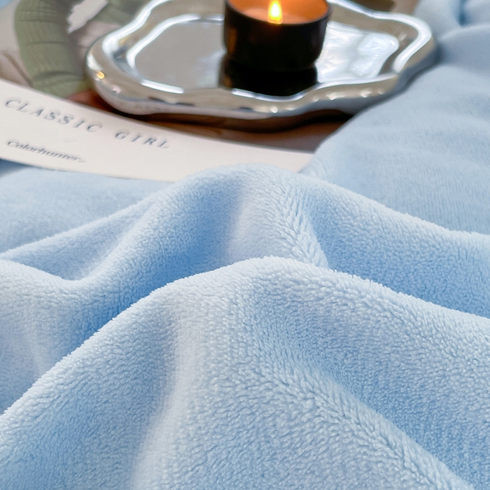 91家纺网 家纺一手货源 找家纺 卡斯诺家纺馆 2025新款200克牛奶绒四件套 冰川蓝奶白