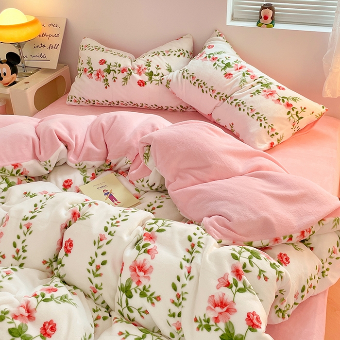 91家纺网 家纺一手货源 找家纺 卡斯诺家纺馆 2025新款200克牛奶绒四件套 浮华若梦