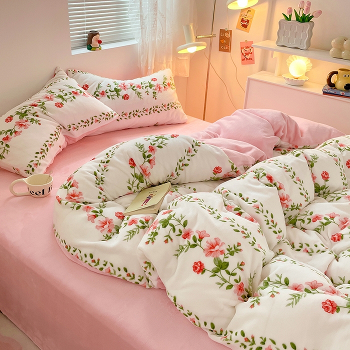 91家纺网 家纺一手货源 找家纺 卡斯诺家纺馆 2025新款200克牛奶绒四件套 浮华若梦