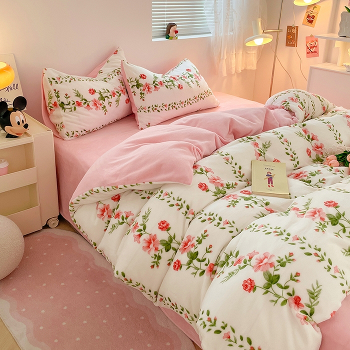 91家纺网 家纺一手货源 找家纺 卡斯诺家纺馆 2025新款200克牛奶绒四件套 浮华若梦