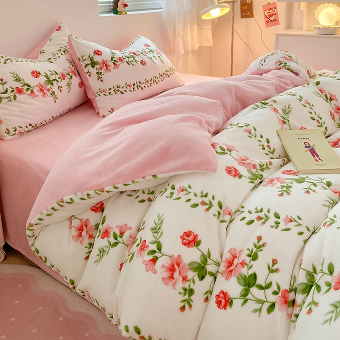 91家纺网 家纺一手货源 找家纺 卡斯诺家纺馆 2025新款200克牛奶绒四件套 浮华若梦