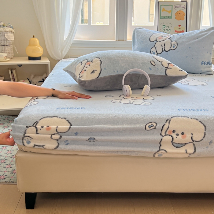 91家纺网 家纺一手货源 找家纺 娜朵家纺 2025新款180克雪花绒印花床笠 机灵狗