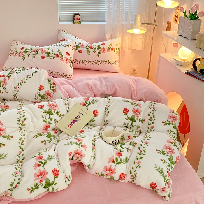 91家纺网 家纺一手货源 找家纺 卡斯诺家纺馆 2025新款200克牛奶绒四件套 浮华若梦