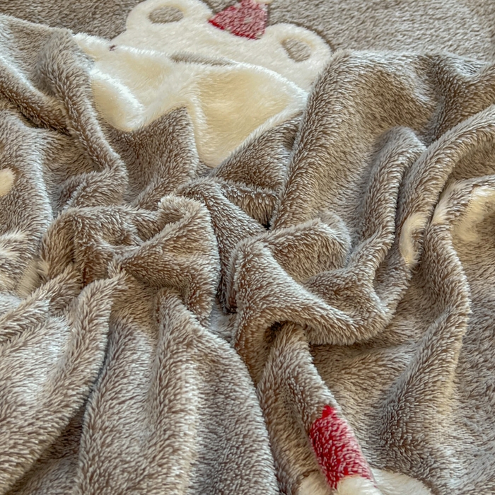 91家纺网 家纺一手货源 找家纺 娜朵家纺 2025新款180克雪花绒印花床笠 呆萌小熊