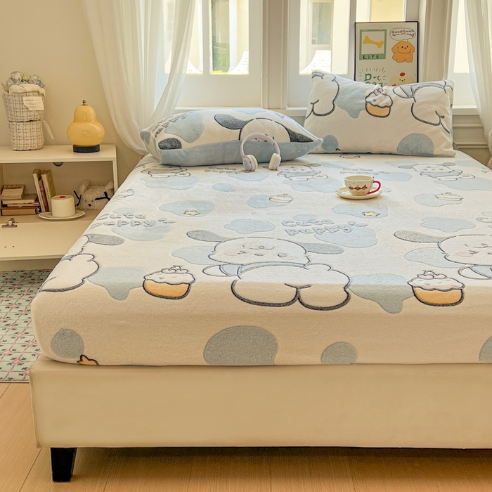 91家纺网 家纺一手货源 找家纺 娜朵家纺 2025新款180克雪花绒印花床笠 萌犬生活