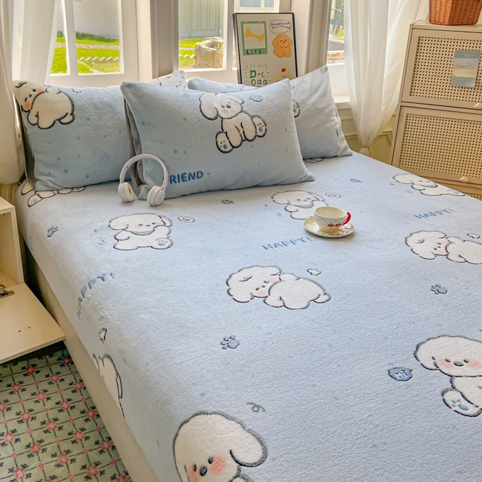 91家纺网 家纺一手货源 找家纺 娜朵家纺 2025新款180克雪花绒印花床笠 机灵狗