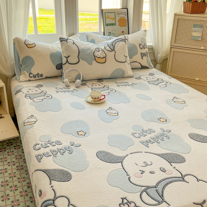 91家纺网 家纺一手货源 找家纺 娜朵家纺 2025新款180克雪花绒印花床笠 萌犬生活