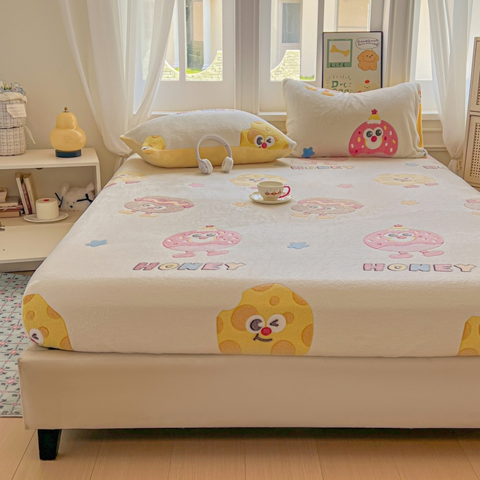 91家纺网 家纺一手货源 找家纺 娜朵家纺 2025新款180克雪花绒印花床笠 海绵宝贝