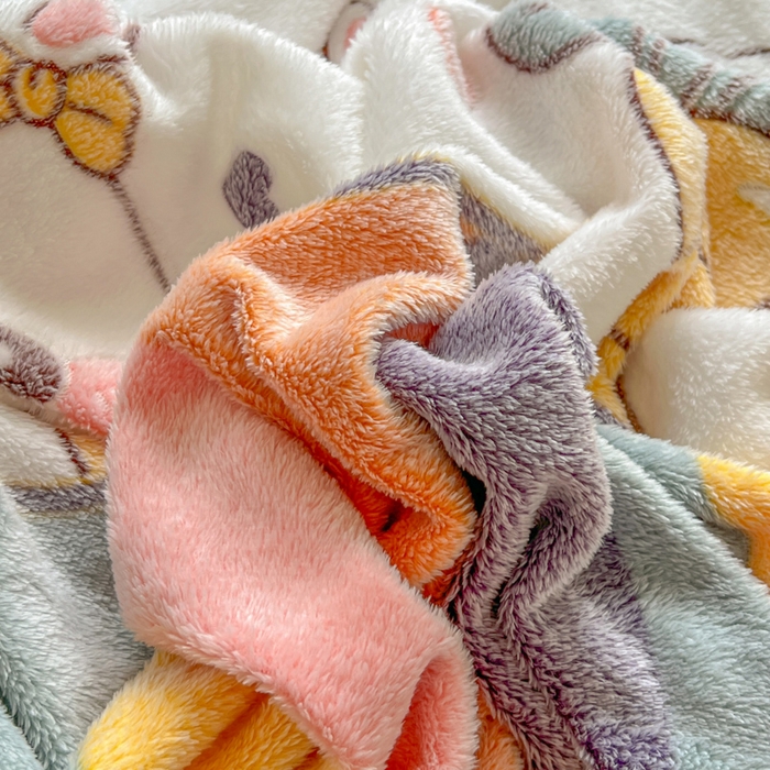 91家纺网 家纺一手货源 找家纺 娜朵家纺 2025新款180克雪花绒印花床笠 萝卜兔