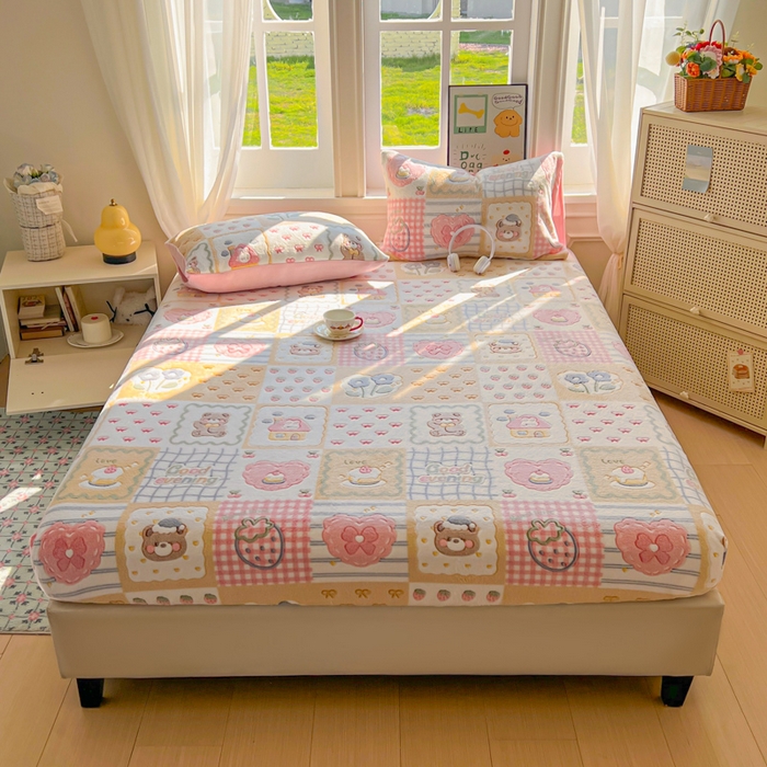 91家纺网 家纺一手货源 找家纺 娜朵家纺 2025新款180克雪花绒印花床笠 浪漫满屋