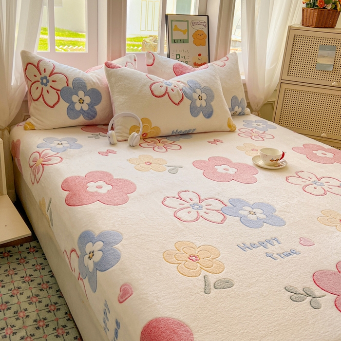 91家纺网 家纺一手货源 找家纺 娜朵家纺 2025新款180克雪花绒印花床笠 花之语