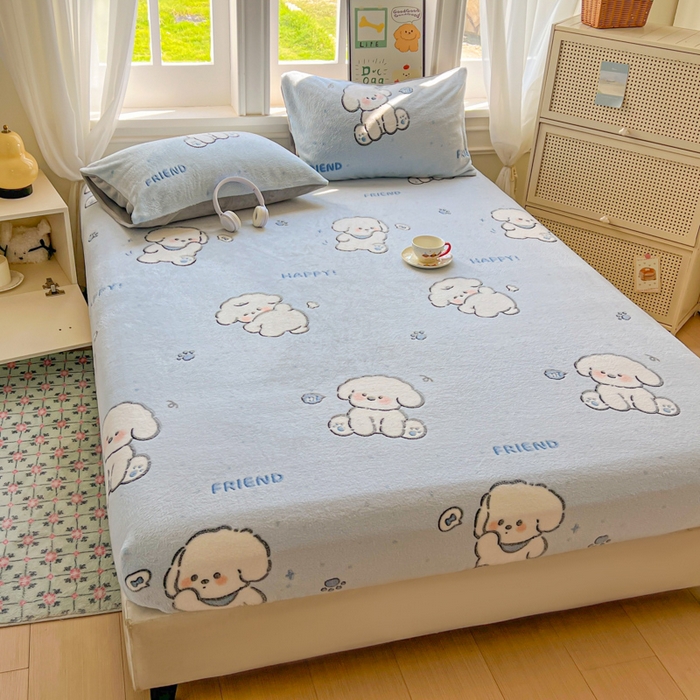 91家纺网 家纺一手货源 找家纺 娜朵家纺 2025新款180克雪花绒印花床笠 机灵狗