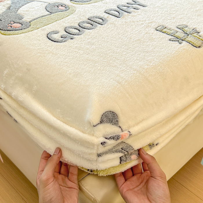 91家纺网 家纺一手货源 找家纺 娜朵家纺 2025新款180克雪花绒印花床笠 团团圆圆