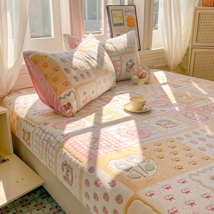 91家纺网 家纺一手货源 找家纺 娜朵家纺 2025新款180克雪花绒印花床笠 浪漫满屋