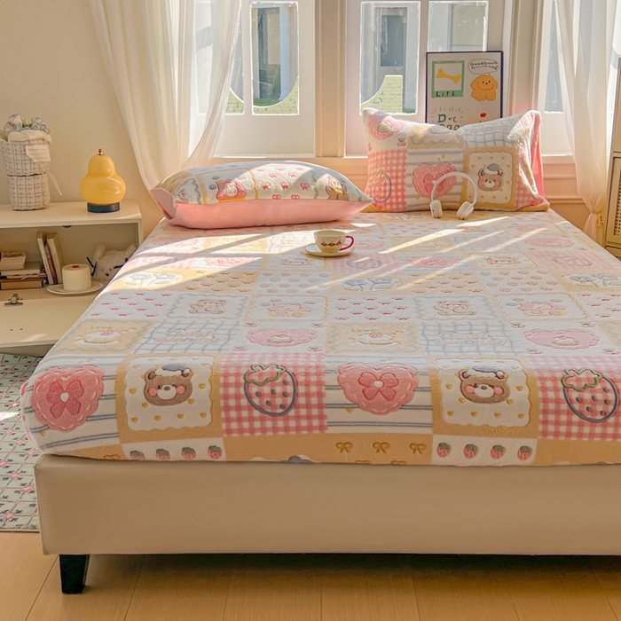 91家纺网 家纺一手货源 找家纺 娜朵家纺 2025新款180克雪花绒印花床笠 浪漫满屋