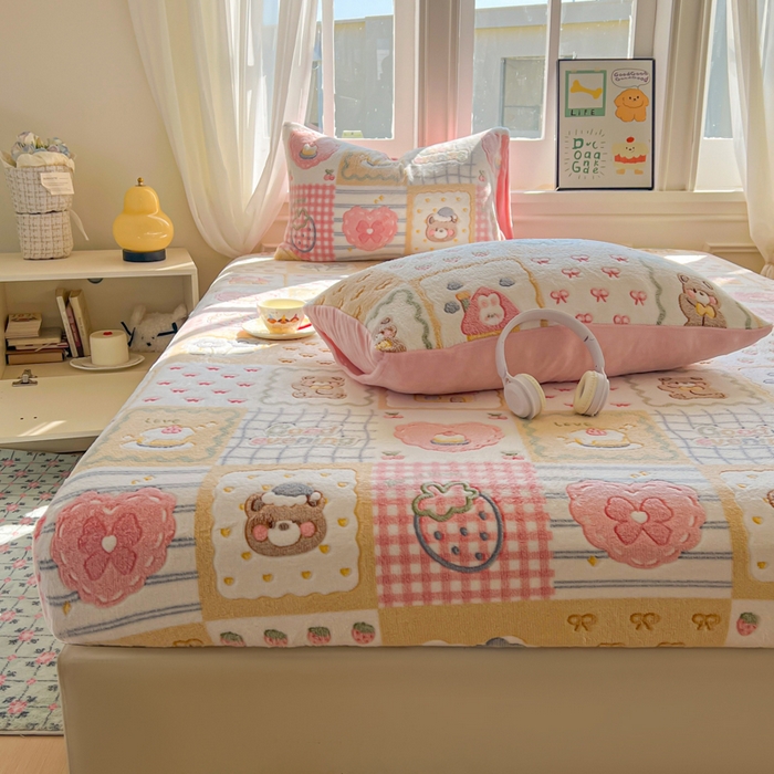 91家纺网 家纺一手货源 找家纺 娜朵家纺 2025新款180克雪花绒印花床笠 浪漫满屋